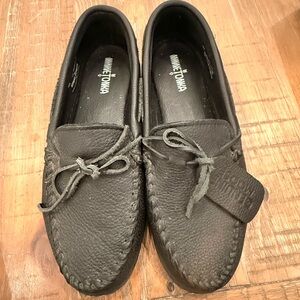 Minnetonka Men's Black Leather Moc Toe Driving Moccasins